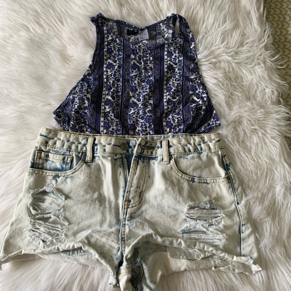 CALI Jean Shorts - Picture 1 of 5